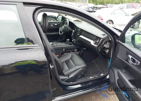 2020 Volvo S60 T5 Momentum из США, поврежденный, VIN 7JR102FK1LG063257